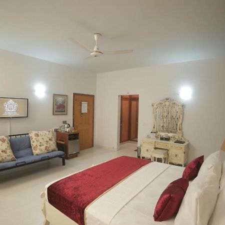 Four Squares Karachi Bed & Breakfast Exterior photo