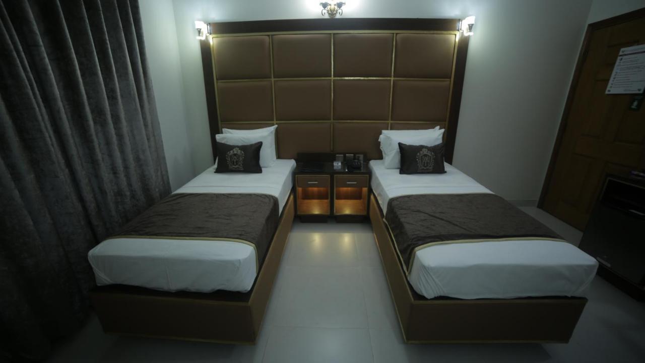 Four Squares Karachi Bed & Breakfast Exterior photo
